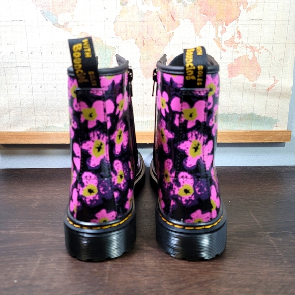 BRAND NEW Dr. Martens Pansey Fayre Combat Boot Women's Size 7.0 - Picture 5 of 8